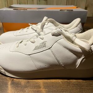NEW IN BOX Womens shoes AVIA  size 10